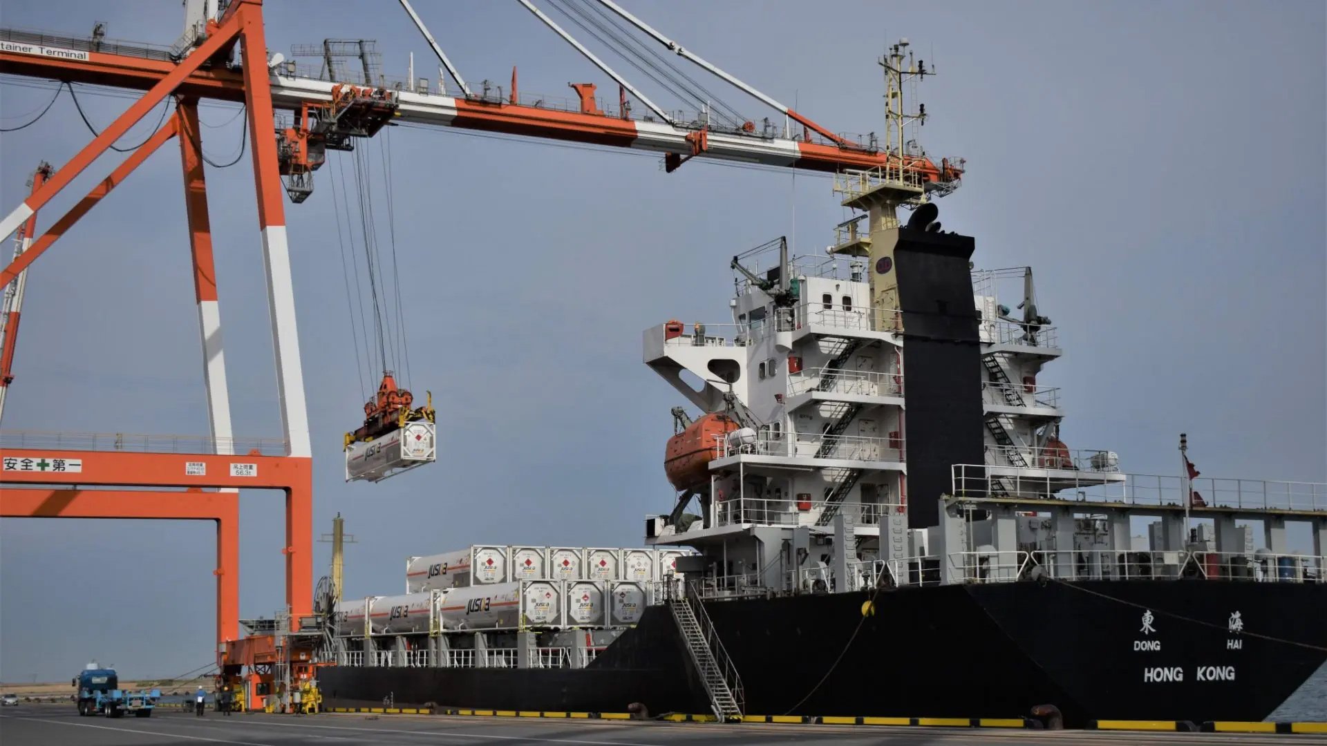 Japans-Saibu-Gas-shipping-LNG-in-ISO-containers-to-China-1920x1080